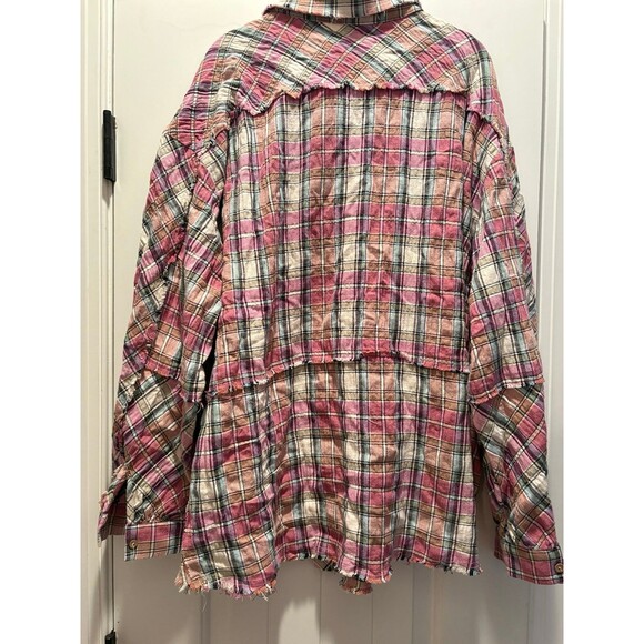 New Easel Plaid Oversized Top - Picture 6 of 8